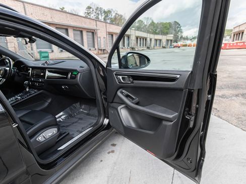 Used 2019 Porsche Macan S image 33