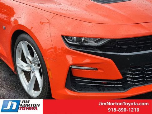 Used 2019 Chevrolet Camaro SS RWD image 9