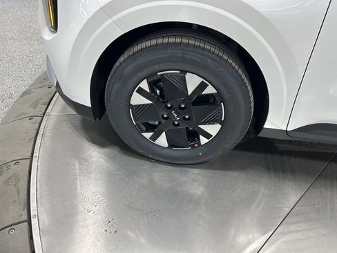 New 2026 Kia Carnival LXS image 29