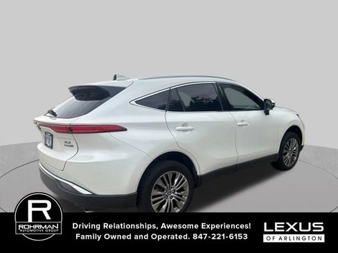 Used 2022 Toyota Venza XLE AWD/4WD image 3