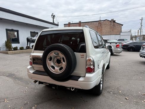 Used 2005 Suzuki XL7 4WD image 3