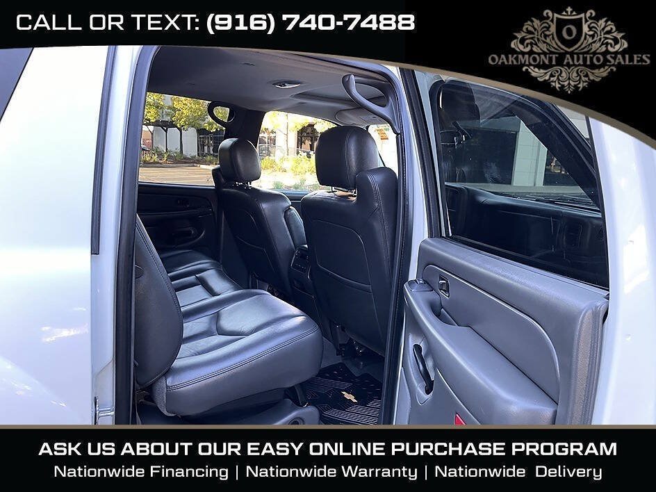 Used 2004 Chevrolet Avalanche 2500 w/ Preferred Equipment Group AWD/4WD image 18