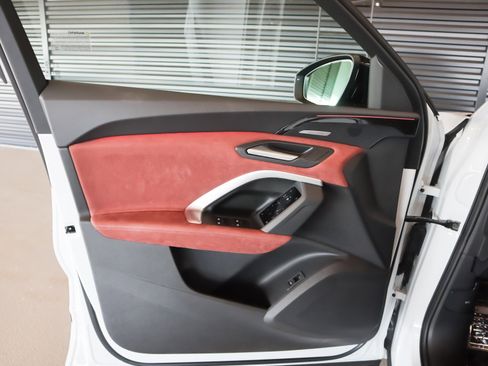 New 2025 Audi SQ5 Prestige image 28