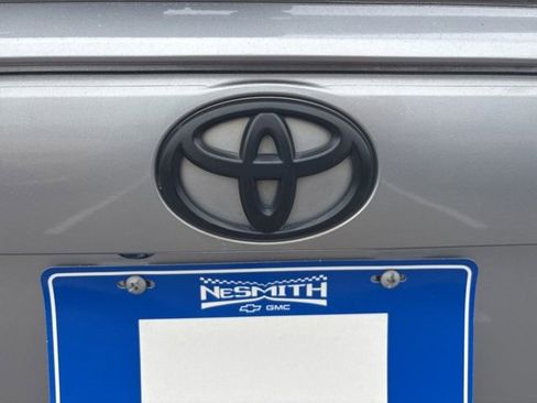 Used 2020 Toyota RAV4 XLE image 13