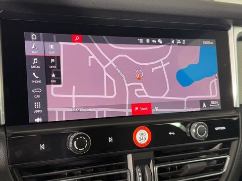 Certified 2026 Porsche Macan AWD/4WD image 33