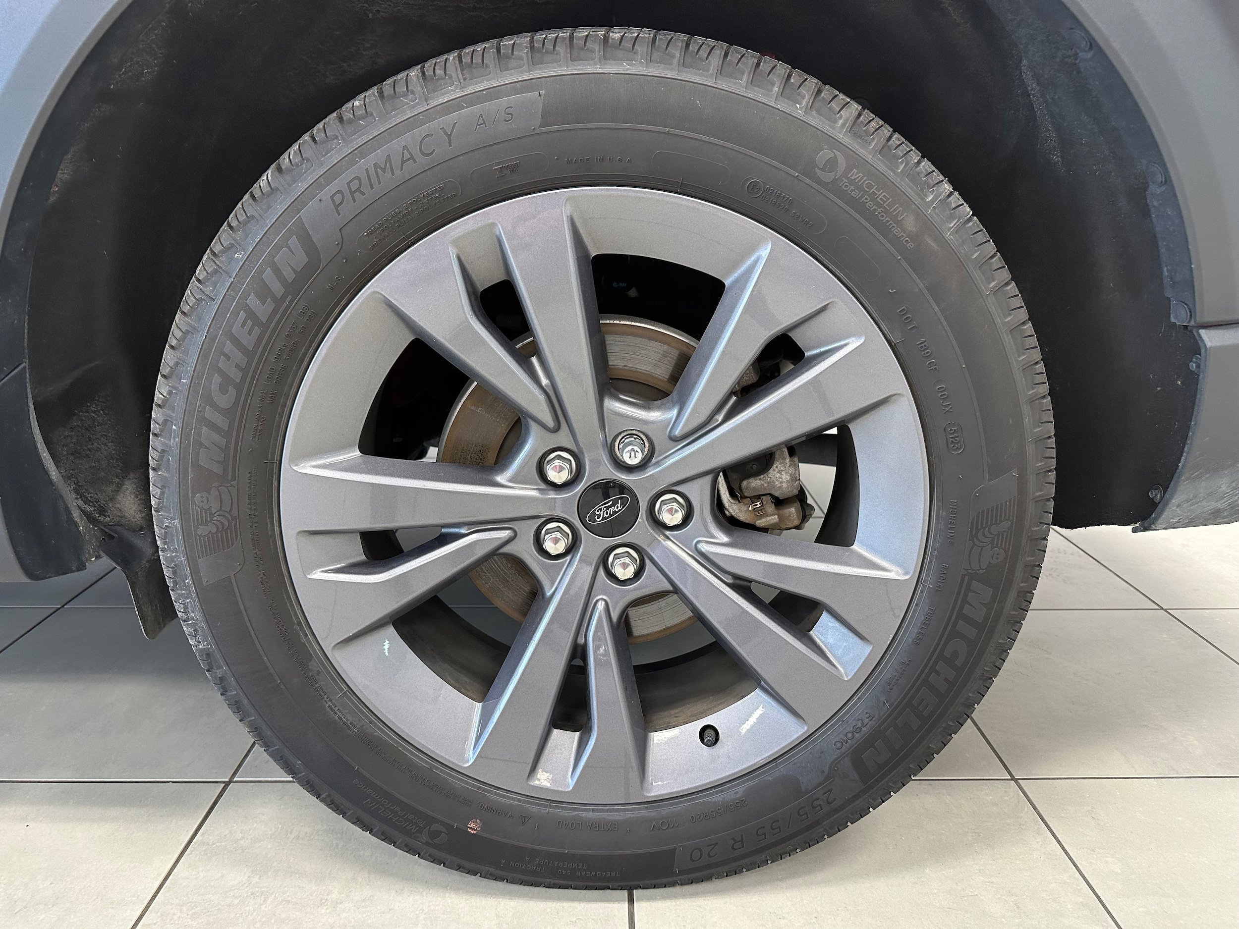 Used 2024 Ford Explorer XLT w/ Equipment Group 202A AWD/4WD image 8