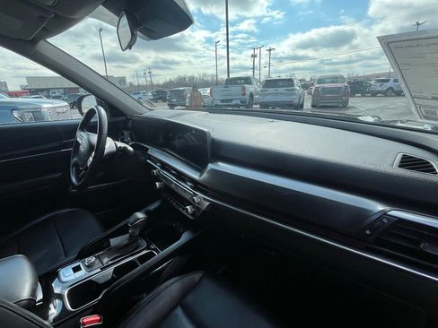 Used 2024 Kia Telluride LX image 29
