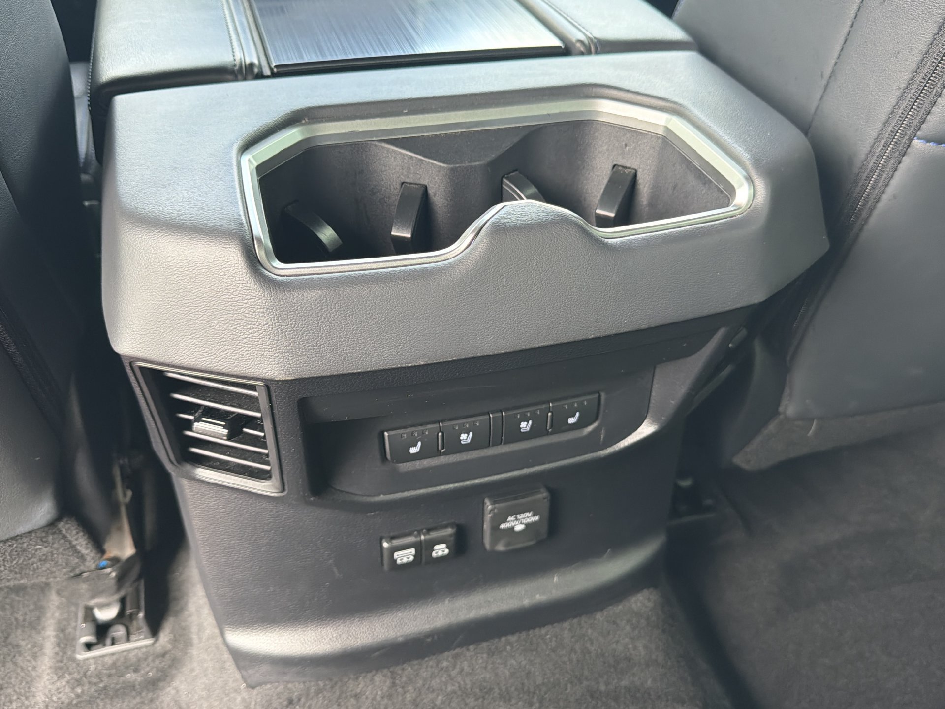 Used 2025 Toyota Tundra Platinum AWD/4WD image 17