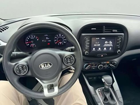 Used 2020 Kia Soul LX FWD image 9