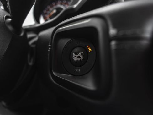 Used 2025 Jeep Wrangler Unlimited Rubicon AWD/4WD image 17