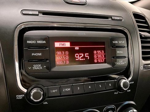 Used 2018 Kia Forte LX image 14