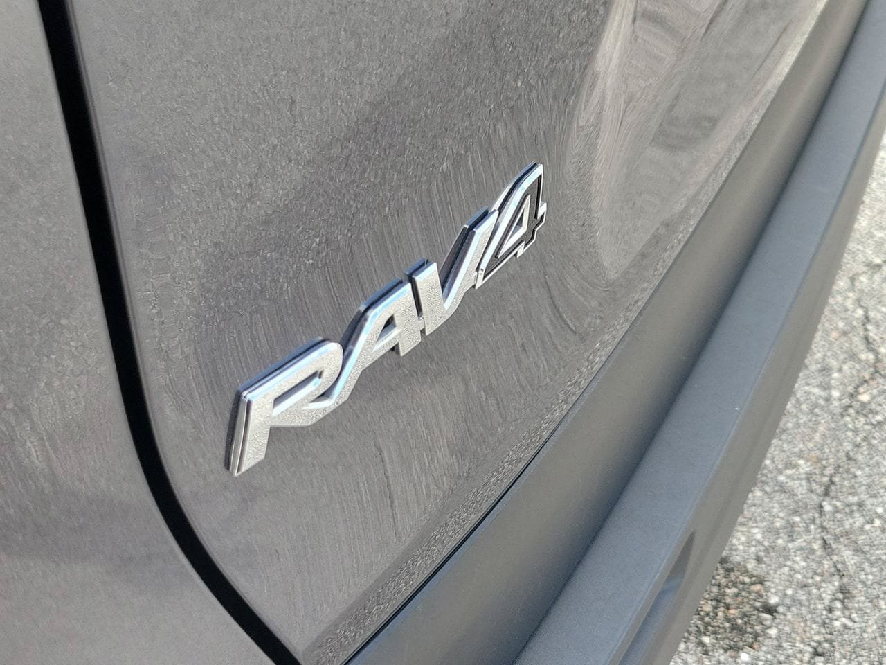 Used 2025 Toyota RAV4 LE AWD/4WD image 6
