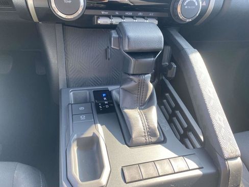 Used 2024 Toyota Tacoma SR image 41