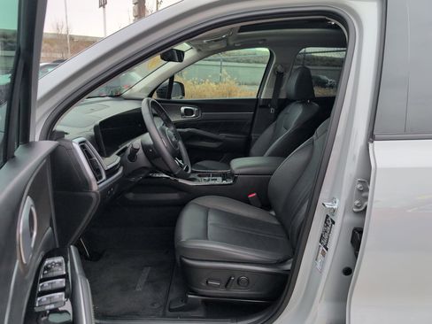 Certified 2025 Kia Sorento SX image 26