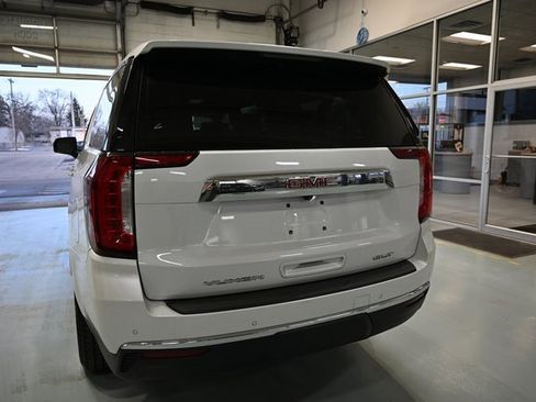 Used 2021 GMC Yukon XL SLT w/ SLT Premium Package image 6