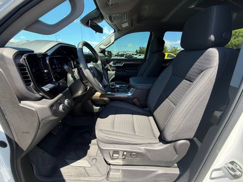 Used 2023 Chevrolet Silverado 1500 RST AWD/4WD image 2
