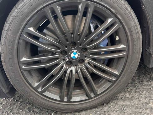 Used 2018 BMW M550i xDrive image 9