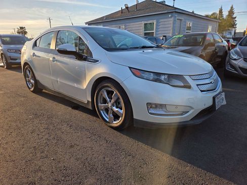 Used 2013 Chevrolet Volt Premium w/ Premium Trim Package FWD image 5