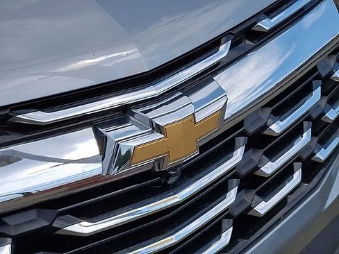 Used 2025 Chevrolet Equinox LT FWD image 29