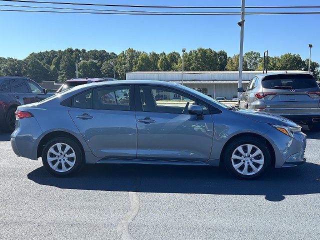 Used 2023 Toyota Corolla LE FWD image 9