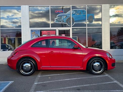 Used 2013 Volkswagen Beetle 2.5 FWD image 4