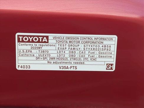 Used 2025 Toyota Tundra Limited AWD/4WD image 27