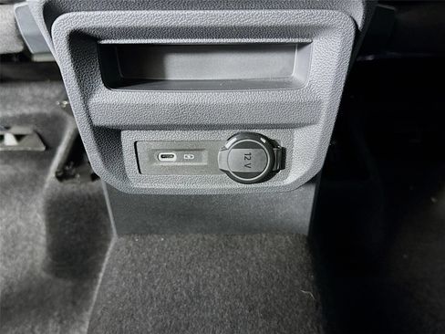 Used 2023 Volkswagen Tiguan SE R-Line FWD image 27