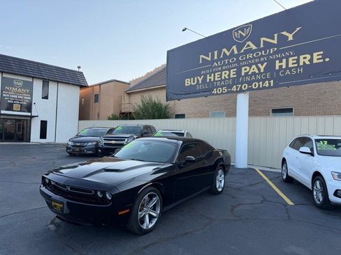 Used 2015 Dodge Challenger SXT w/ Super Sport Group (SS/T) RWD image 3