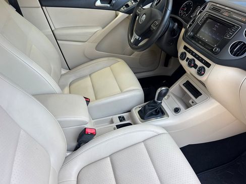 Used 2017 Volkswagen Tiguan S FWD image 18