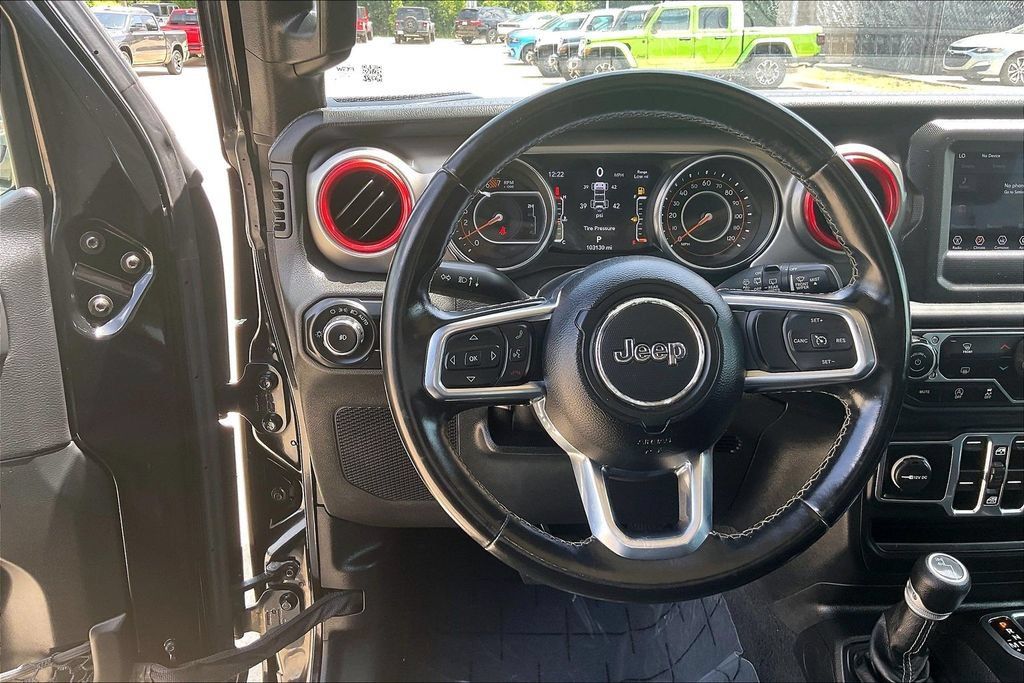 Used 2020 Jeep Wrangler Unlimited Sahara AWD/4WD image 18