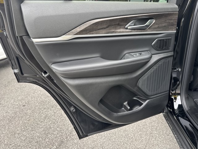 New 2027 Jeep Grand Cherokee Limited AWD/4WD image 20
