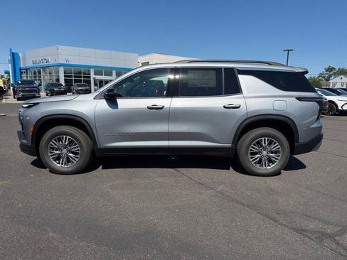 New 2026 Chevrolet Traverse LT w/ Driver Confidence Package FWD image 4