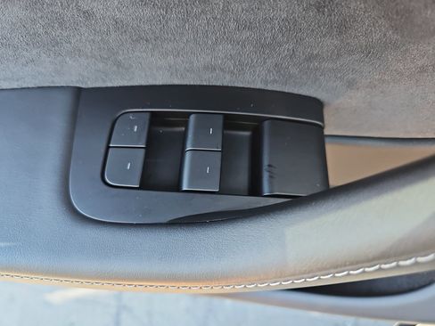 Used 2023 Tesla Model Y Long Range image 29