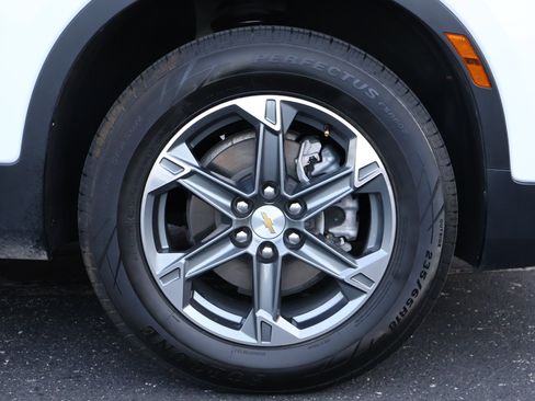 Used 2025 Chevrolet Blazer LT FWD image 22