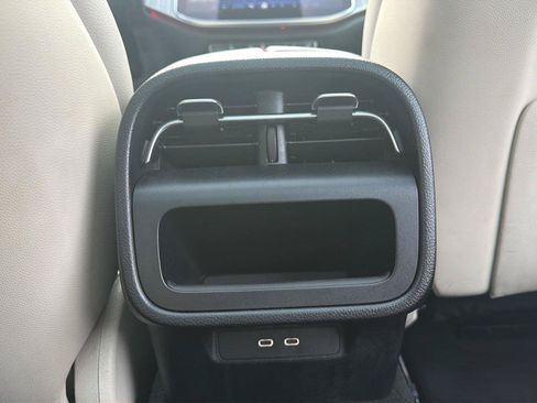 Used 2025 Mercedes-Benz E 350 4MATIC Sedan w/ Winter Package image 34