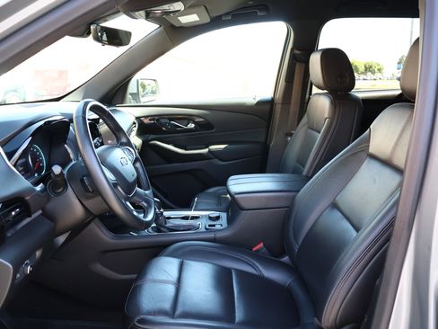 Used 2023 Chevrolet Traverse RS w/ LPO, Floor Liner Package AWD/4WD image 13