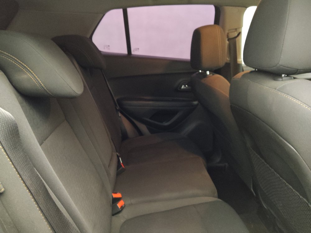 Used 2018 Chevrolet Trax LS w/ LPO, Cargo Package FWD image 19