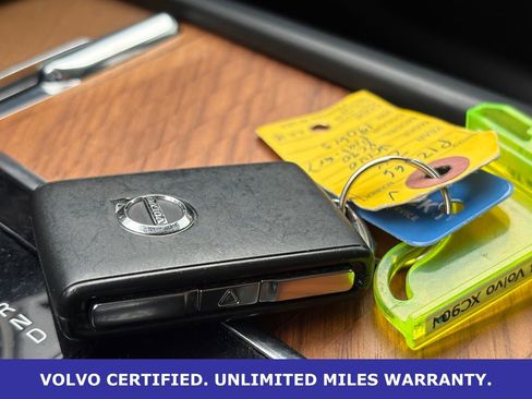 Certified 2024 Volvo XC90 B5 Plus w/ Protection Package Premier AWD/4WD image 38