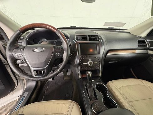 Used 2016 Ford Explorer Platinum AWD/4WD image 8