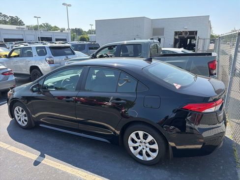 Used 2024 Toyota Corolla LE FWD image 8