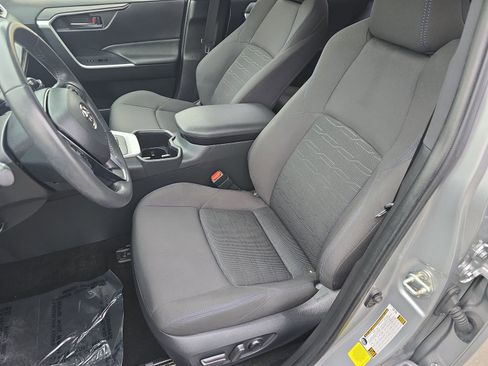 Used 2023 Toyota RAV4 SE image 20