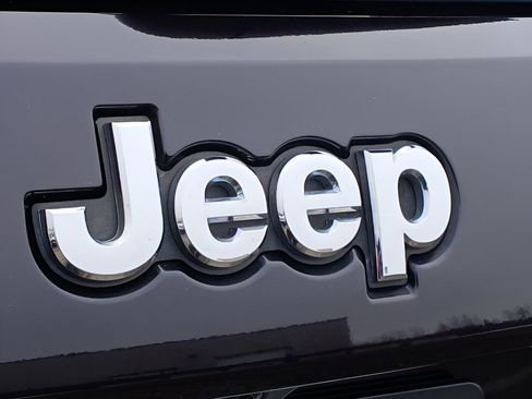 Used 2020 Jeep Grand Cherokee Limited image 32