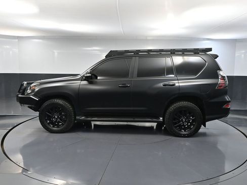 Used 2023 Lexus GX 460 w/ Black Line Special Edition AWD/4WD image 10