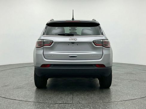 Used 2025 Jeep Compass Limited AWD/4WD image 7