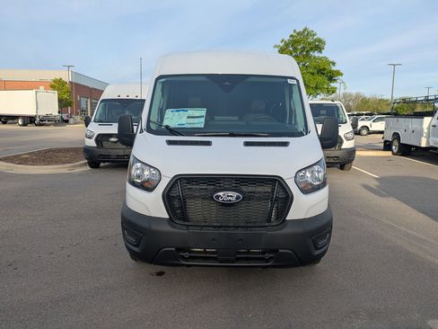 New 2026 Ford Transit 250 148 Medium Roof RWD image 9