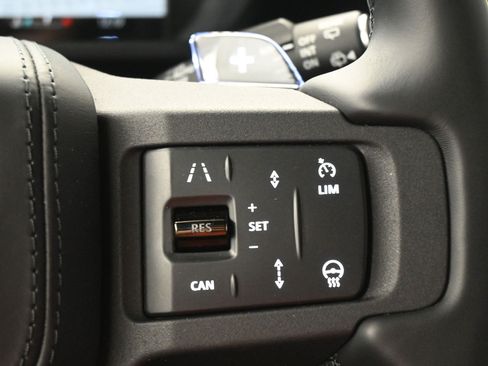 New 2026 Land Rover Defender 110 AWD/4WD image 18