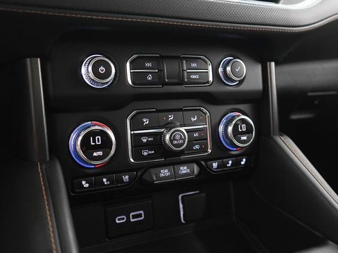 Used 2022 GMC Yukon AT4 w/ AT4 Premium Package AWD/4WD image 26