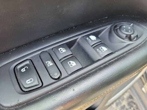 Used 2019 Jeep Compass Limited AWD/4WD image 17