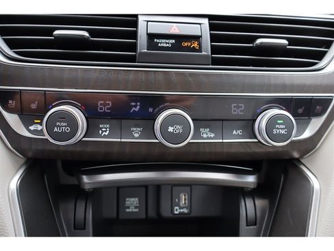 Used 2018 Honda Accord Touring image 36