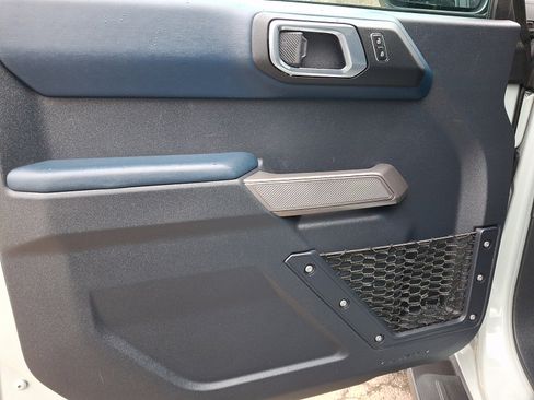 Used 2023 Ford Bronco Outer Banks w/ Sasquatch Package image 12